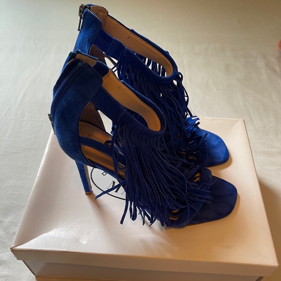 Fringe Sandals - Picture 2 of 5